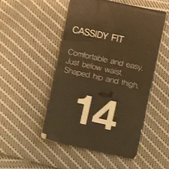 Limited Express Shorts - Picture 3 of 8